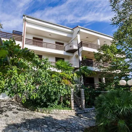 Six-bedroom In I Appartamento Crikvenica