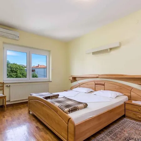 Six-bedroom In I Appartamento Crikvenica