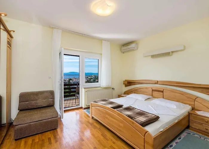 Six-bedroom In I Appartamento Crikvenica