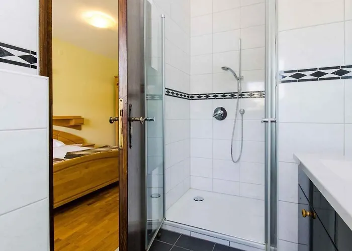 Six-bedroom In I Appartamento Crikvenica