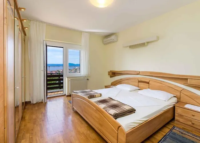 Six-bedroom In I Appartamento Crikvenica