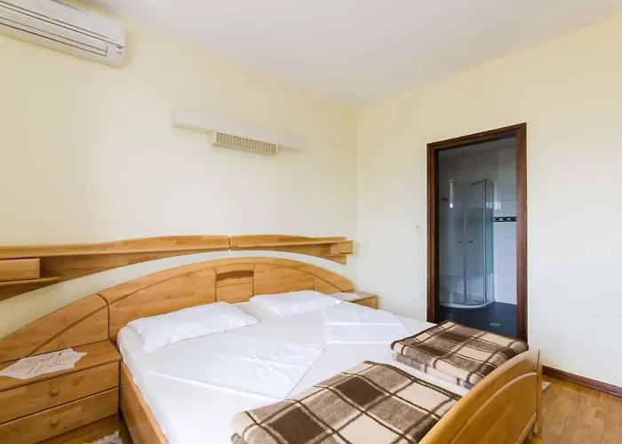 Six-bedroom In I Appartamento