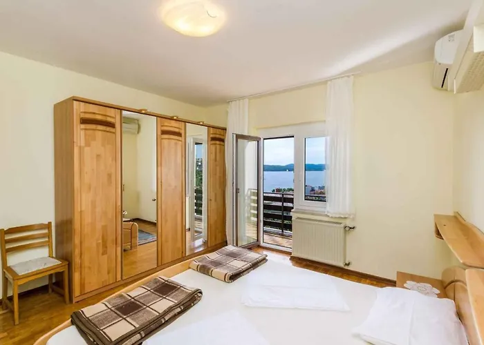 Appartamento Six-bedroom In I *