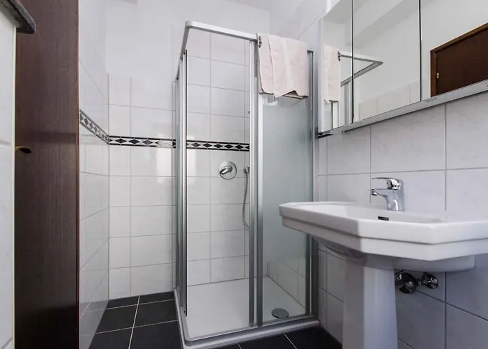Six-bedroom In I Appartamento