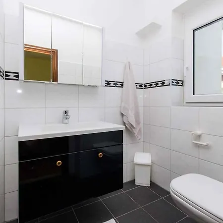 Apartment Six-bedroom In I