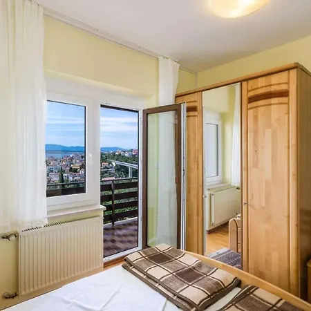 Lejlighed Six-bedroom In I *