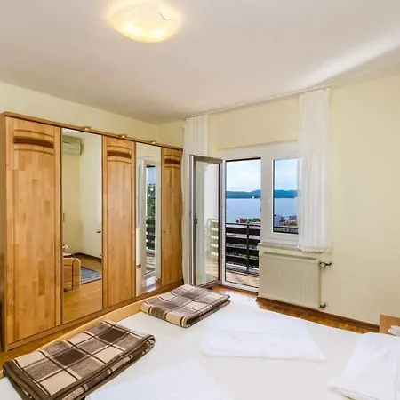 Apartment Six-bedroom In I *