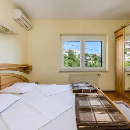 Apartment Six-bedroom In I Crikvenica